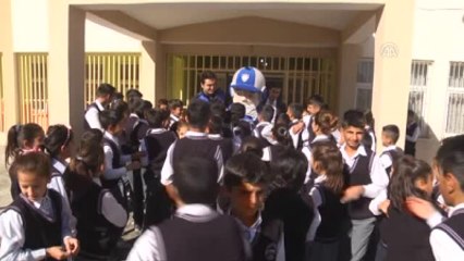 Hakkari Polisinden Eğitime Destek