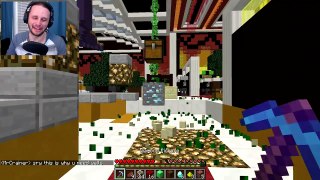 Minecraft _ TRUMP VS CLINTON LUCKY BLOCK CHALLENGE _ BUILD A WALL!
