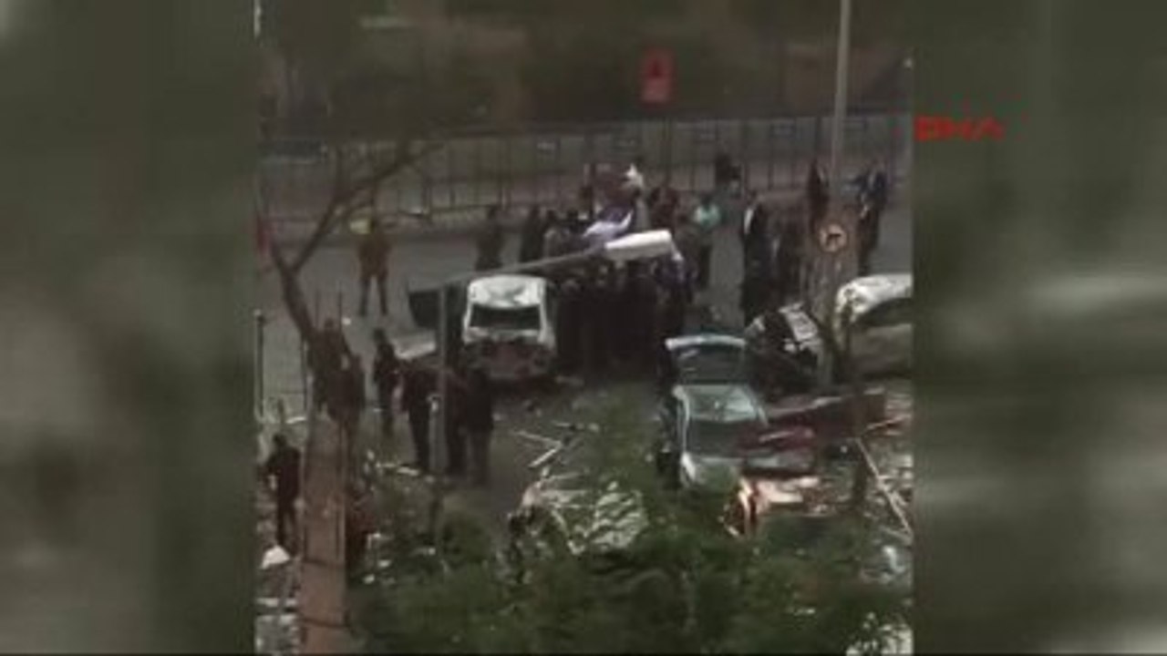 Yenibosna'da Polis Merkezi Yakınında Patlama