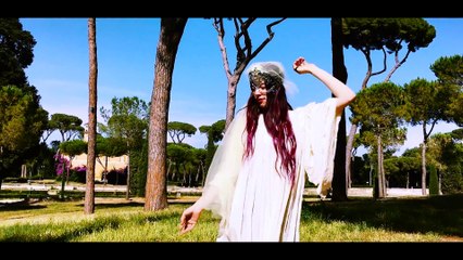 Grimes - Butterfly [Official Video]