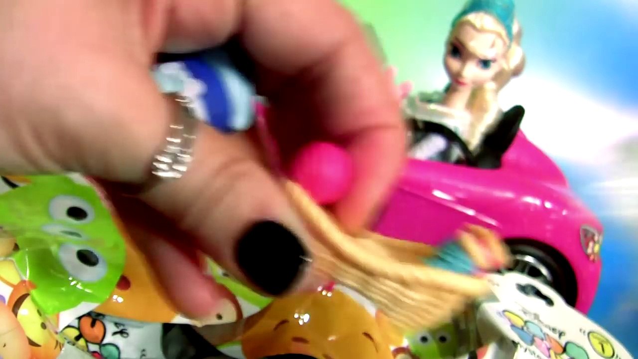 Elsa Goes Shopping for Disney Tsum Tsum Series 2 Driving Barbies Car with Pig George & Peppa Pig