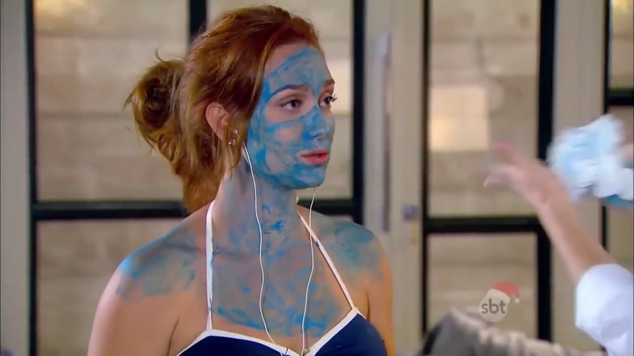 Cúmplices de um Resgate - Isabela apronta e Regina fica azul (23/12/2015)