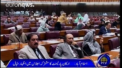 Pakistan passes law against 'honour killings'