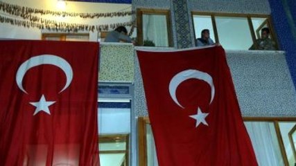 Gürpınar'da Şehit Olan J. Uzman Çavuş Zileligil'in Babaevi