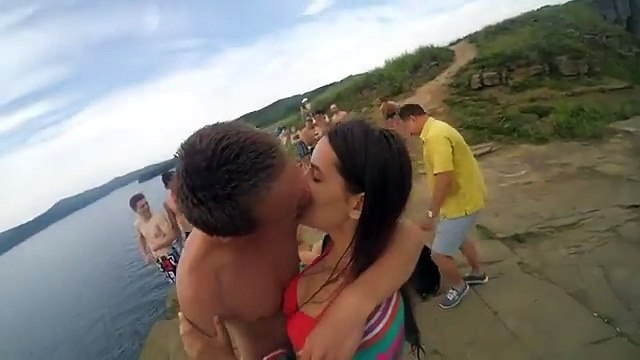 GoPro retrouvée 1 an après avec un moment Kiss trop mignon