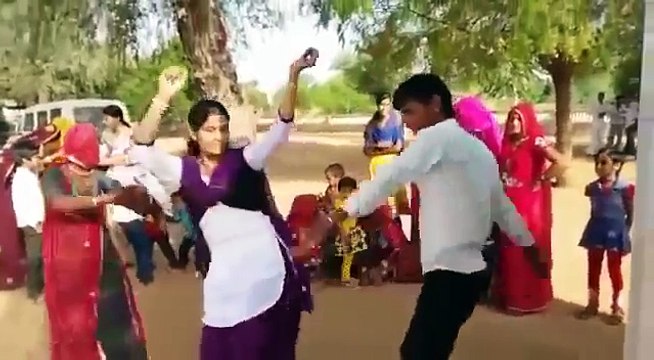 Desi Girls hot dance | Indian Hot dance | Village girl Dance | Marwadi DJ Dance | Rajasthani Dance