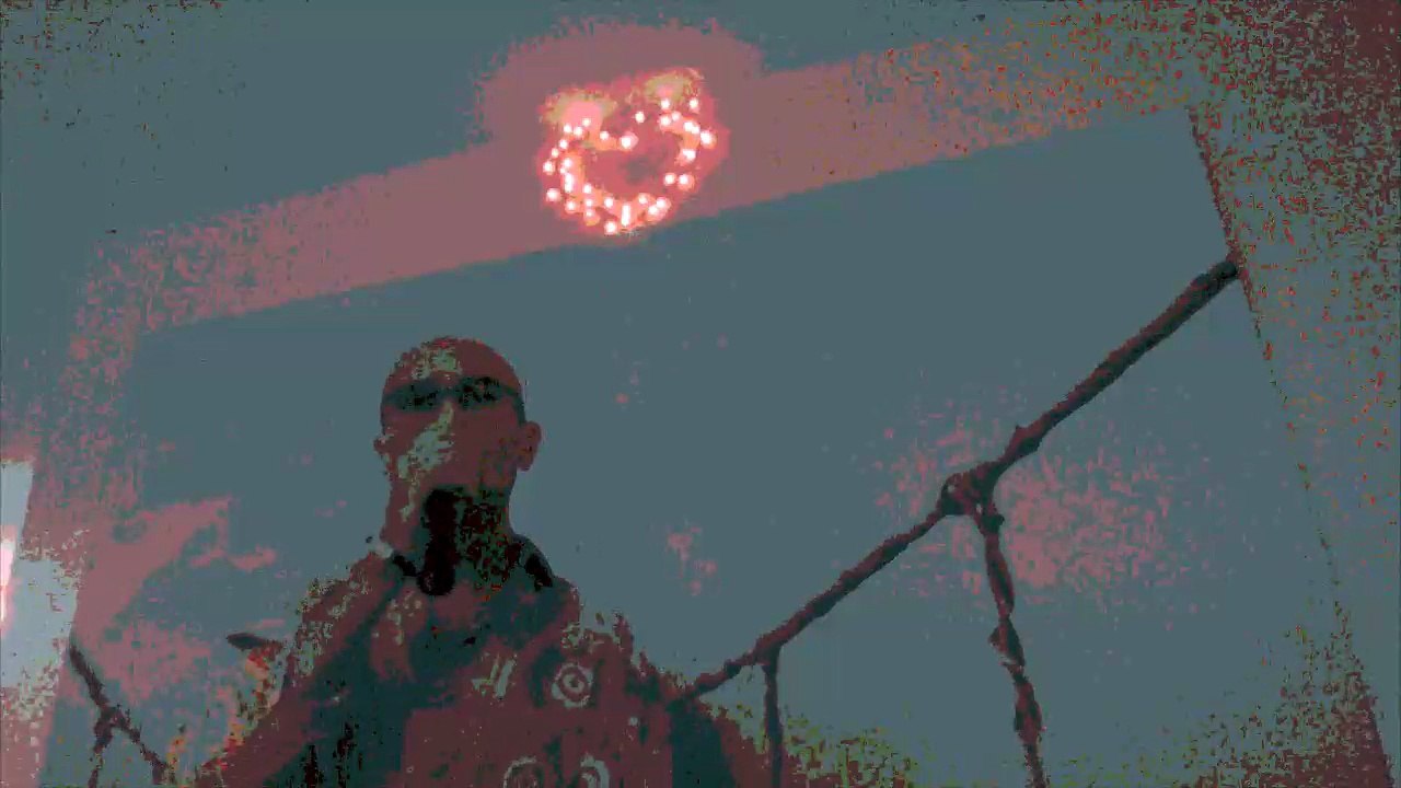 Le Daron chante IL EST OU LE BONHEUR. Christophe MAE