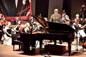 Piyanist İdil Biret, Konser Verdi