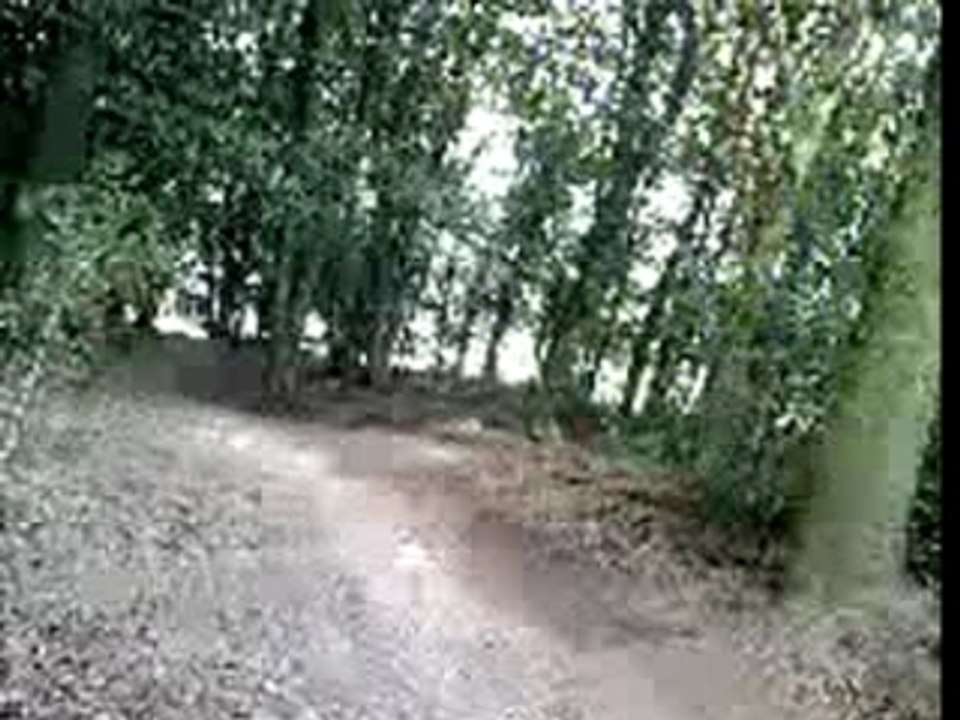 ktm 400 petit saut vite fait novice