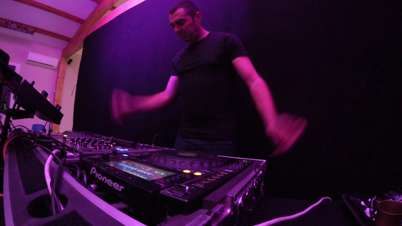 In Da House #11 (extrait 1)