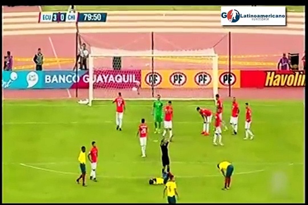 Enner Valencia simule une blessure pour échapper à la police - Equateur vs. Chili