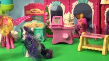 Play Doh Sweet Shoppe Perfect Twist Ice Cream Maker with My Little Pony Pinkie Pie and Mater in Radi