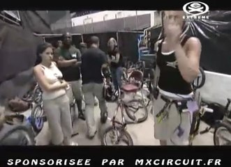 Il s'est fait mal en plus ouais