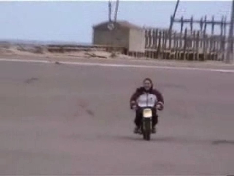 Petite chute avec petite moto