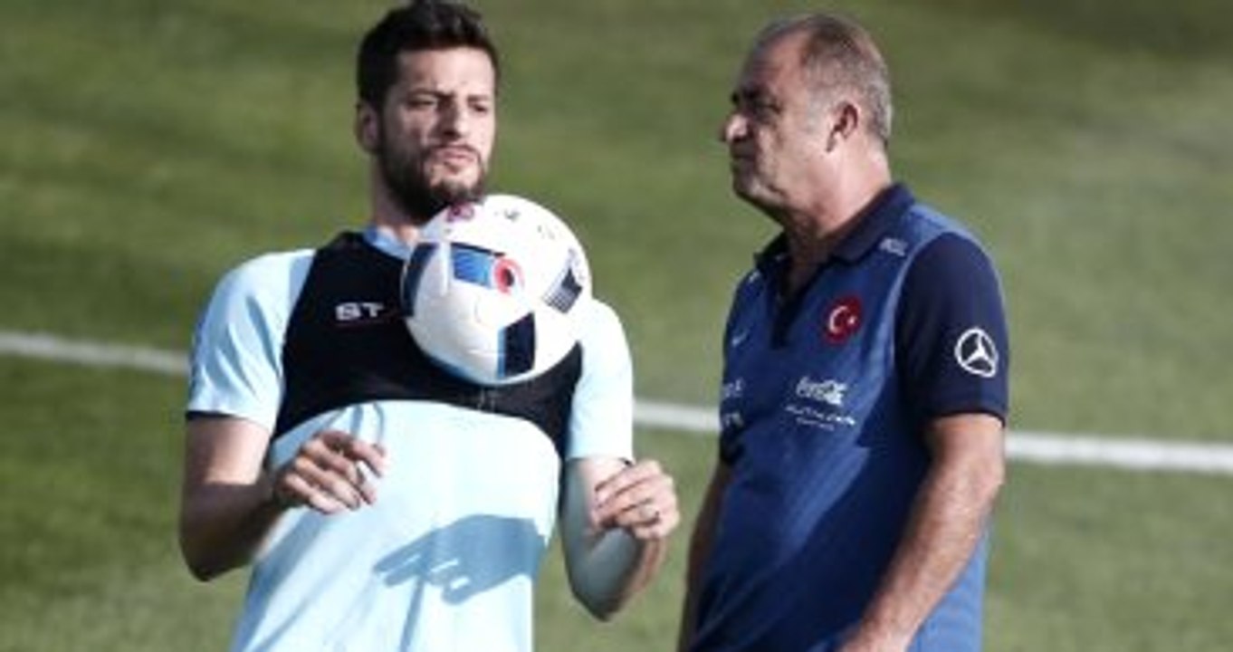 Hakan Balta İzlanda Maçında Oynayamayacak