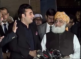 Bilawal Bhutto kissing Maulana Fazlur rehman