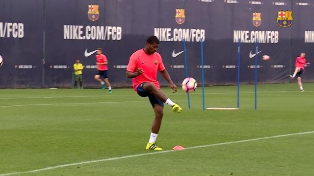 É cesta ou gol? Barcelona mistura basquete com futebol no treino