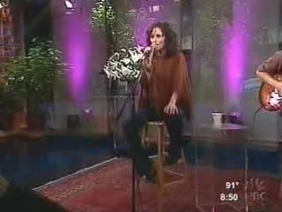 Jennifer love hewitt barenaked live 24.9.02