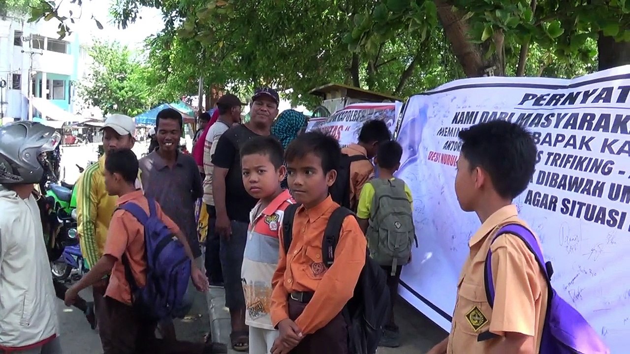 TANJUNG BALAI - 1000 TANDATANGAN UNTUK DESI SISWI SMA N1
