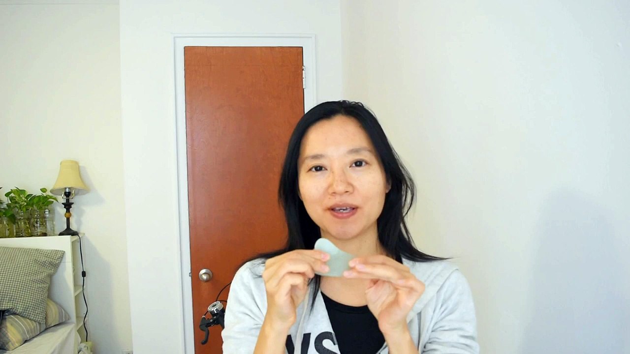 Facial Face Massage with Ancient Chinese Jade Stone Treatments -anti-aging rejuvenation treatment