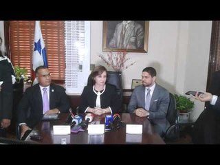 Kenia Porcell evita hablar de destituciones en el MP