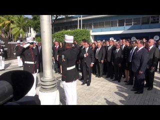 Izada del Pabellón Nacional y banderas de los Partidos Políticos