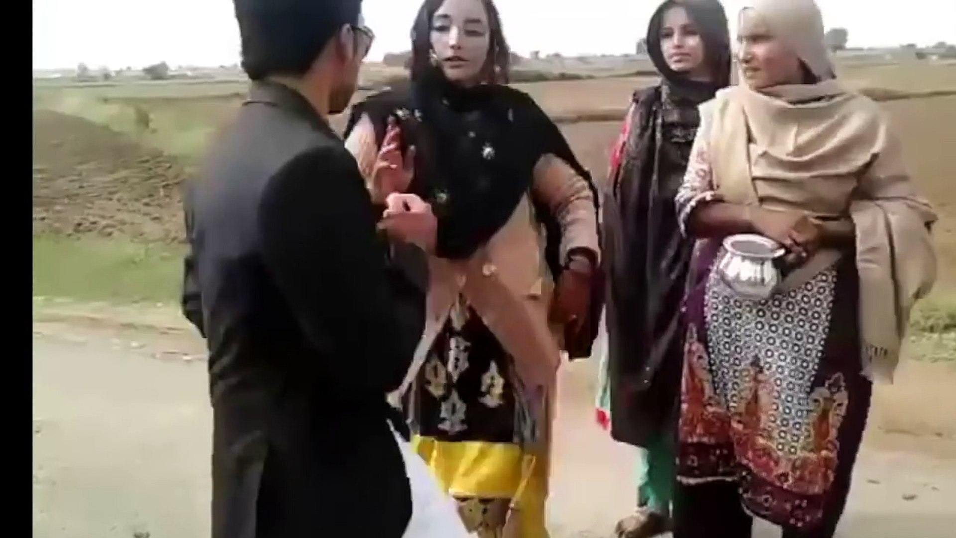 Pashto Girl and Boy Nice Dance رقص قشنگ پشتو - video Dailymotion