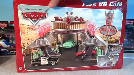Disney Pixar Cars Unboxing Flos V 8 Cafe with Lightning McQueen
