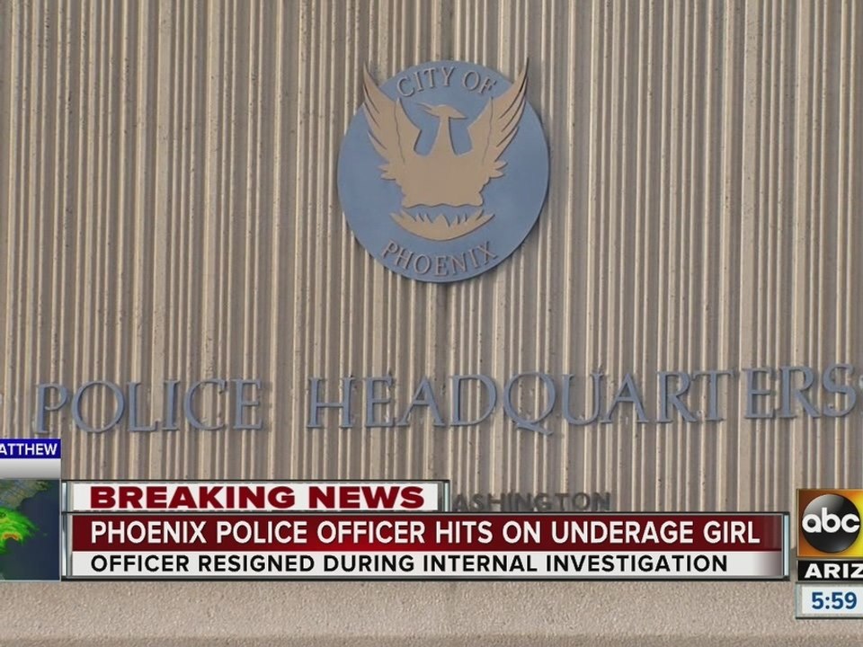 Phoenix police officer hits on underage girl