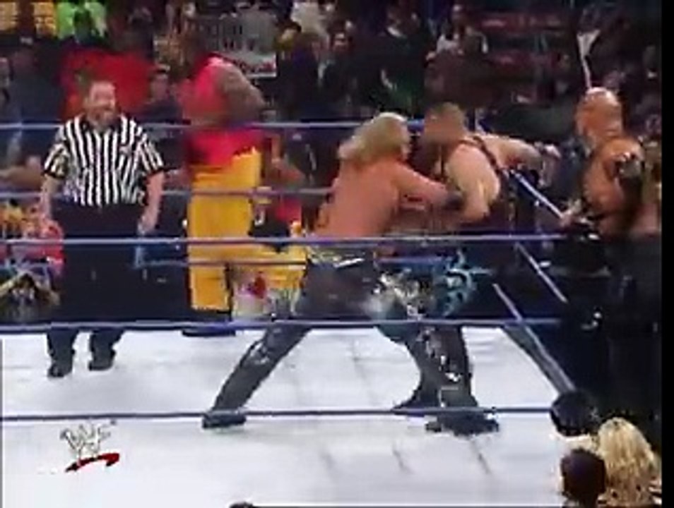 Bubba Ray Dudley Gets Distracted By Trish Stratus Again (2) (2)