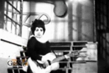 NOOR JEHAN - IS JHOOMTI  MEHFIL MEIN HO HOHO - PAK DAMAN