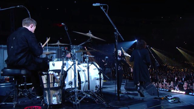 Annie Lennox still rocks it!!! One of my absolute favorite Grammy performances...