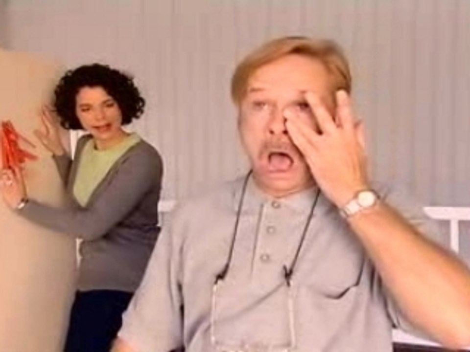 Cacane Tire - Pendant ce temps, devant la télé PCTDLTV