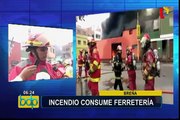 Incendio de grandes proporciones consume ferretería en Breña