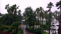 Hurricane Matthew weakens but still threatens Carolinas