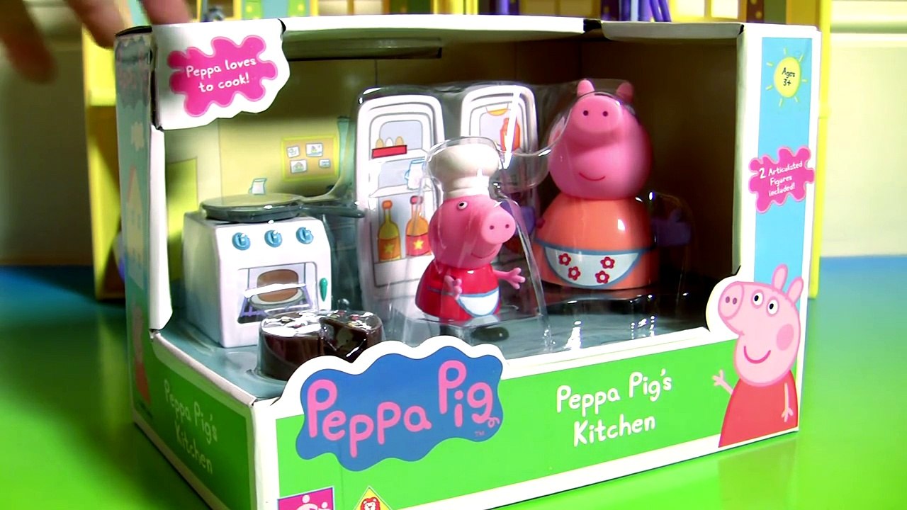 Chef Peppa Pig Cooking and Baking Cakes in Peppa Pig Microwave Oven Toy Play Doh Food Toys Surprise