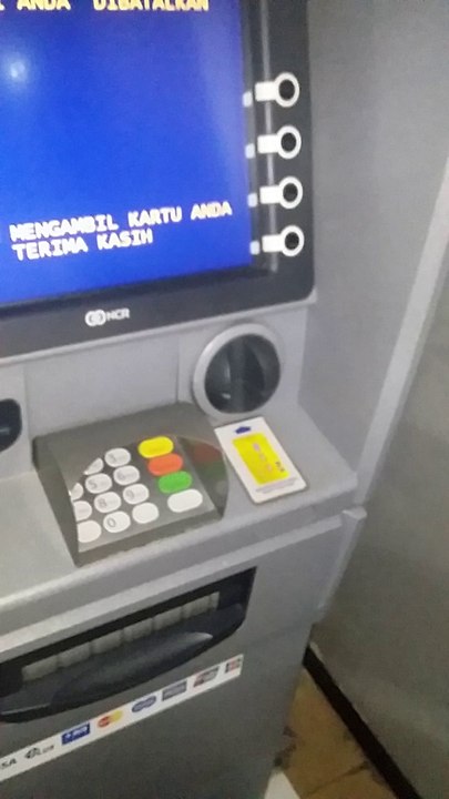 Membobol ATM