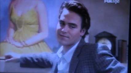 "Cote Ouest" (video en français ) - "Discution bonne enfant et humour entre "Greg" et Paige" dans le bureau !