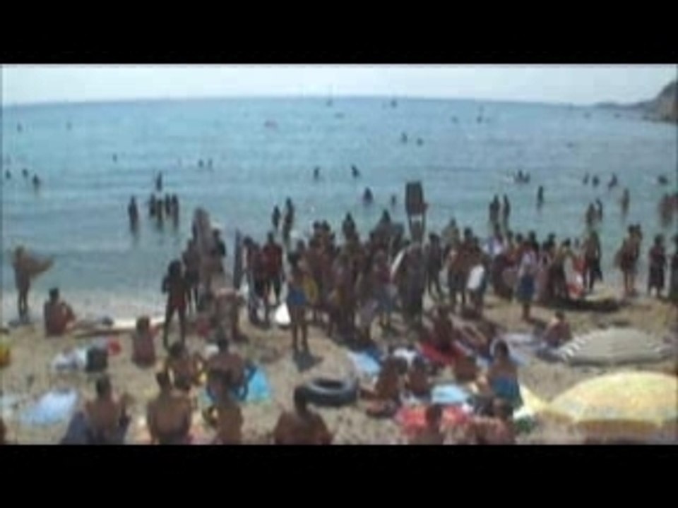 SANARY: Manifestation surfeurs