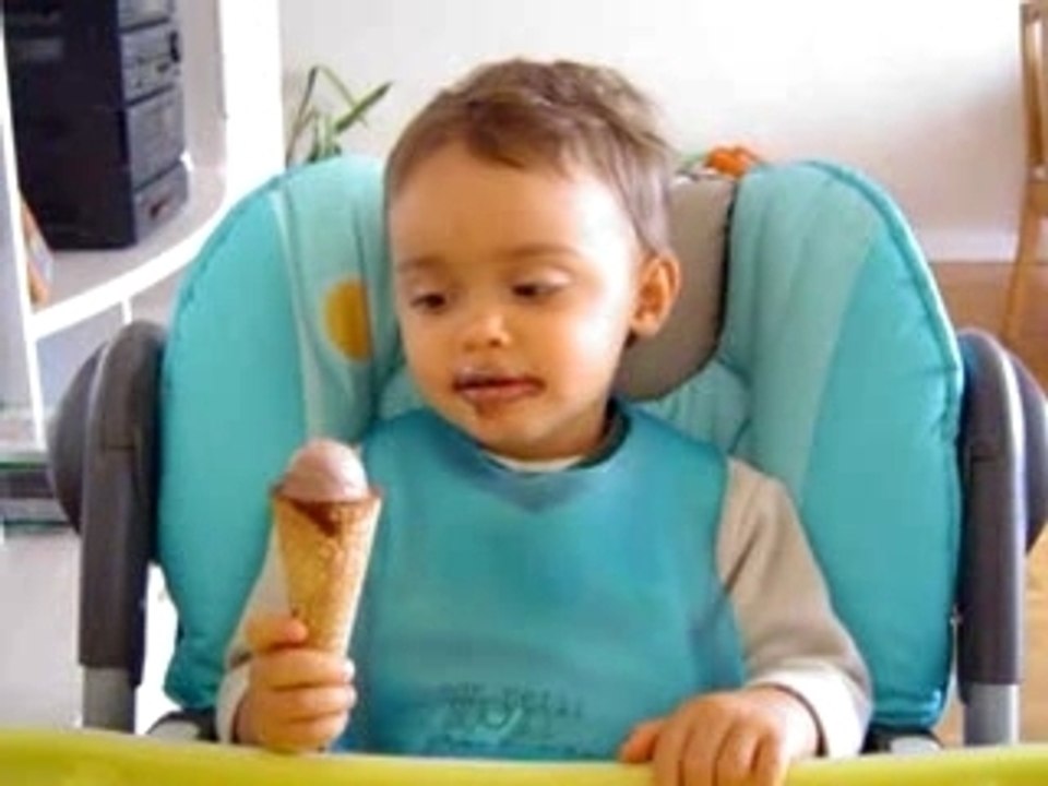 J'adore la glace au chocolat!