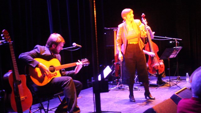 Eléonore Bovon chante Jean Ferrat : Ma mome - L'amour est cerise - 7 octobre 2016