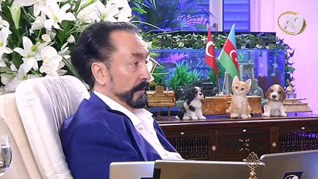 Recep Tayyip Erdoğan ve Sn Davutoğlu kıymetli insanlar. Ak Parti’deki nöbet değişimi hayırlı olsun