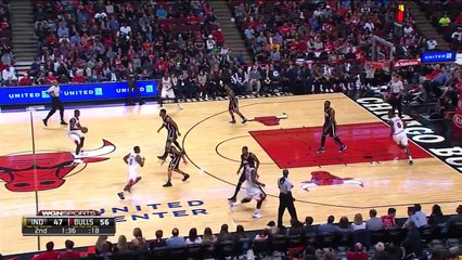 Dwyane Wade envoie Jimmy Butler au alley-oop