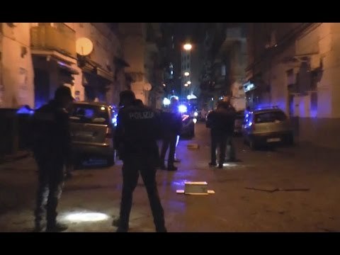Napoli - Camorra, agguato alle Case Nuove: ferito Peppe 'a basetta (08.10.16)