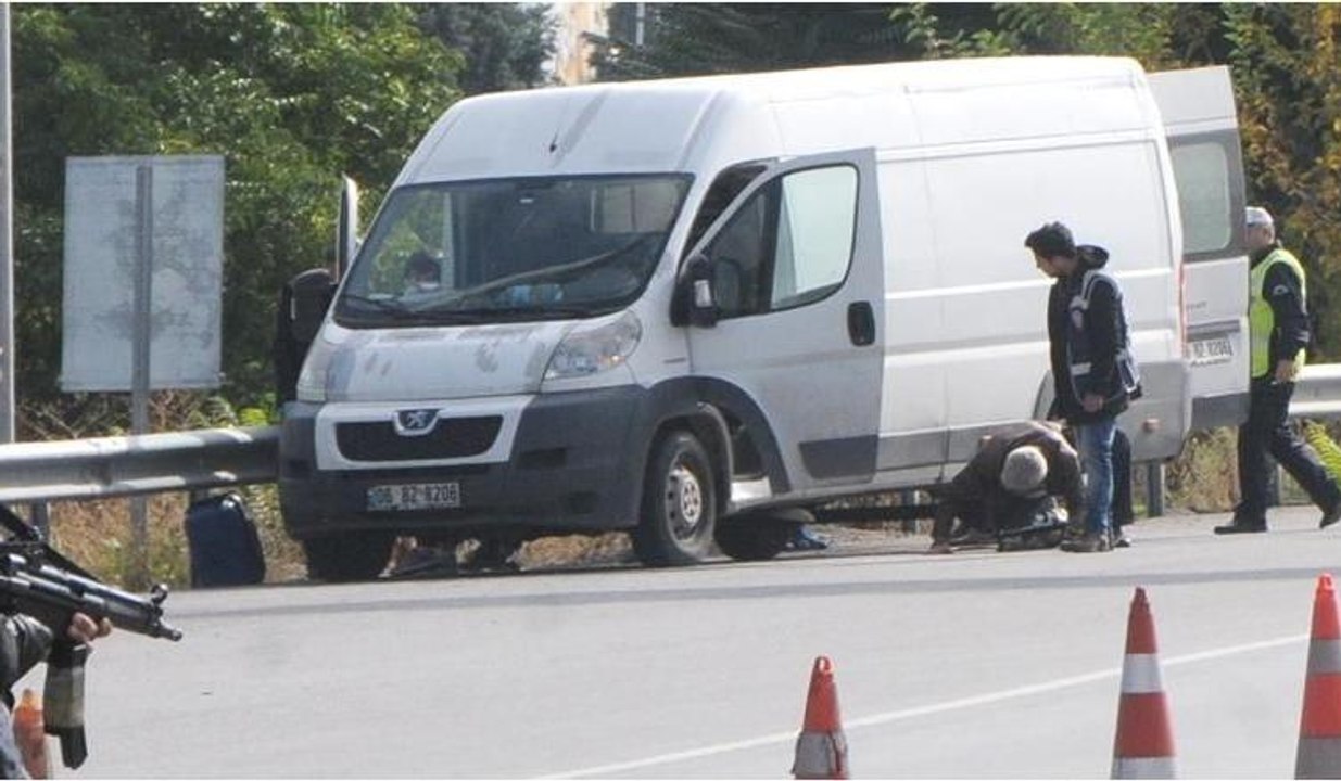 Eskişehir'de bomba yüklü araç ihbarı polisi harekete geçirdi