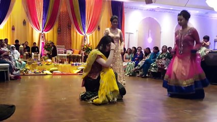 Cricketir Muhammad Amir Wedding Amazing Dance | By: Mere Yaar Ki Shaadi Hai Girls Mehndi Dance 2016