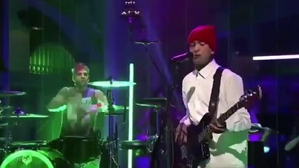 Twenty One Pilots - Ride / Heathens (Live on Saturday Night Live)