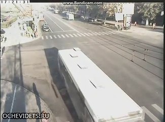 Zderzenie motoru z samochodem