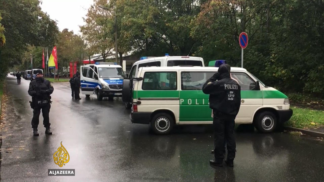 German police hunt bomb-plot suspect
