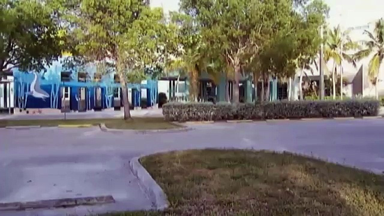 Une juge reconnait un camarade de classe dans le box des accusés